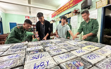 Thanh niên đi câu cá phát hiện lô ma túy khủng gần 300kg được UBND tỉnh tặng bằng khen