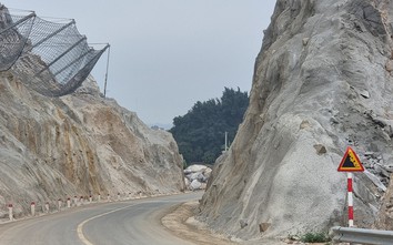 Khắc phục xong điểm nguy hiểm tại vách núi Giếng gần cao tốc Bắc - Nam
