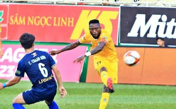 V-League: Hòa thất vọng trên sân nhà, HAGL chôn chân dưới đáy bảng xếp hạng