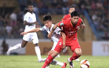 HLV Troussier nhận tin choáng váng từ hậu vệ trái số 1 Việt Nam