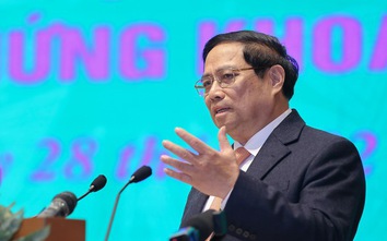 Thủ tướng: Sớm nâng hạng chứng khoán Việt Nam lên thị trường mới nổi