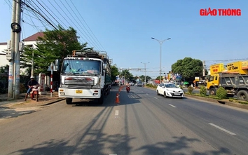 Bản tin TNGT 23/3: Rơi vào điểm mù của xe tải, một người đi bộ bị cán tử vong