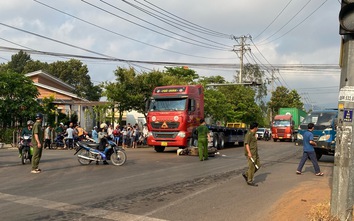 Va chạm với xe đầu kéo, người phụ nữ 61 tuổi tử vong tại chỗ