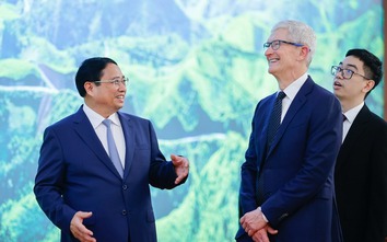 Gặp Thủ tướng, CEO Apple khẳng định sẽ mua nhiều hơn linh kiện đối tác sản xuất ở Việt Nam