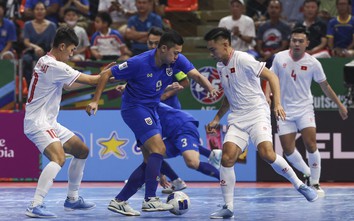 Futsal châu Á 2024: Thua sát nút Thái Lan, tuyển Việt Nam vẫn hiên ngang tiến vào tứ kết