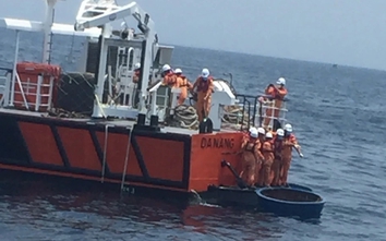 Tìm thấy thêm một thuyền viên trên sà lan bị chìm ở Quảng Ngãi