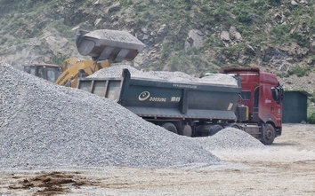 Chủ mỏ đá tiếp tay xe quá tải: Chưa đủ điều kiện vẫn hoạt động