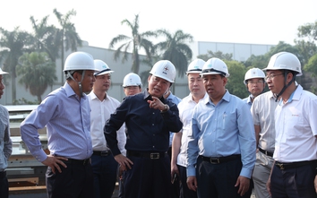 Phó Thủ tướng Trần Hồng Hà kiểm tra nhà máy sản xuất thép cho dự án đường dây 500kV 