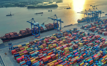 Chấp thuận cảng container quốc tế Lạch Huyện đón sà lan tới 3.200 tấn