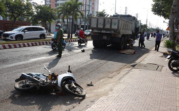 Ngã xuống đường sau va chạm, người đàn ông bị xe tải cán tử vong