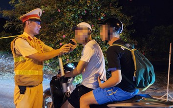 Hà Nội xử phạt hơn 1.300 tài xế vi phạm nồng độ cồn trong 5 ngày nghỉ lễ