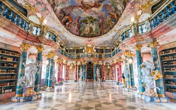 Thư viện cổ nổi tiếng không thể bỏ qua khi đến châu Âu