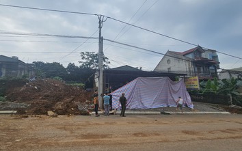 Vụ sập tường khiến 3 cháu bé tử vong ở Hà Nội: Nghẹn ngào ký ức cuối về con gái
