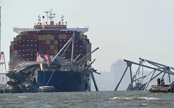 Hé lộ thông tin điều tra mới nhất về vụ tàu đâm sập cầu tại Mỹ