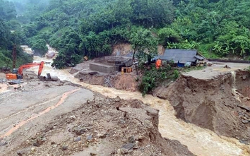 Mưa lũ cắt đứt nhiều tuyến đường ở Yên Bái, Lào Cai