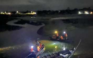Xuyên đêm cứu nạn, xác định danh tính các nạn nhân trong vụ lật ghe trên sông ở Phú Yên