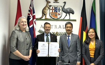 Australia tặng Việt Nam thiết bị kiểm soát an ninh hàng không