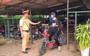 Phú Thọ: Học sinh chấp hành nghiêm luật giao thông sau tuyên truyền, xử phạt