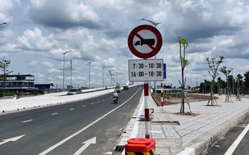 Chỉ cấm xe container qua cầu Trần Hoàng Na theo giờ