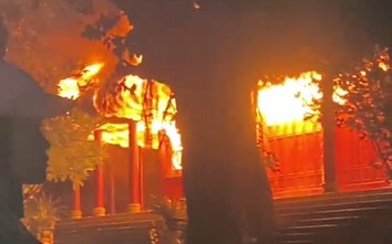 Ngôi chùa ở Huế bất ngờ bốc cháy dữ dội trong đêm