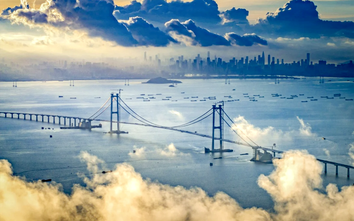 Chuyện xây cầu vượt biển đạt 10 kỷ lục thế giới