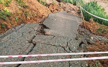 2.000m3 đất đá taluy dương trên QL37 sạt lở, 17 hộ dân Yên Bái bị cô lập