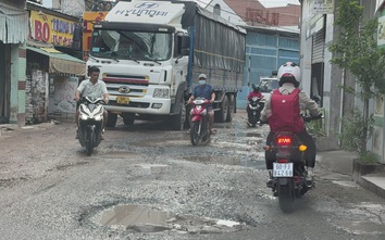 Đồng Nai: Xe tải cày nát hai tuyến đường nội đô