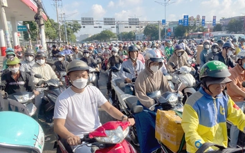 TP.HCM: Cửa ngõ sân bay Tân Sơn Nhất chưa hết tắc