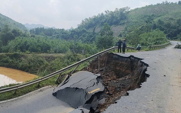 Sạt lở nghiêm trọng, đường Hồ Chí Minh qua Thái Nguyên tê liệt