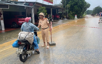 Hà Giang: Sạt lở đất trên QL2, cấm toàn bộ các phương tiện