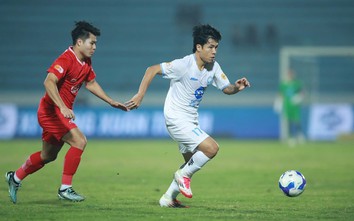 V-League: Nam Định tự "bắn" vào chân, Hà Nội FC thắng dễ đội cuối bảng