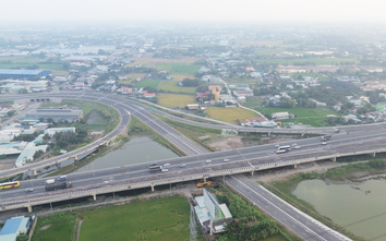 Cận cảnh hai nút giao cao tốc Bến Lức - Long Thành trước ngày thông xe