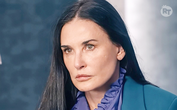 Quả cầu vàng 2025: Demi Moore lần đầu tiên thắng giải