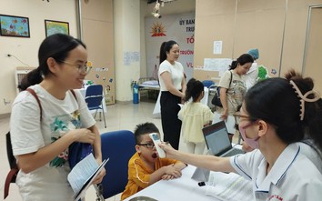 Nhân viên y tế trường học phải hoàn thành chương trình đào tạo chuyên môn, nghiệp vụ