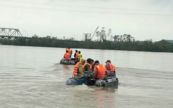 Tìm thấy thi thể cuối cùng vụ người bố ôm 2 con gái nhảy cầu Bến Thủy