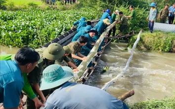 Đê bao tiếp tục bị vỡ, chính quyền cùng người dân kịp thời xử lý