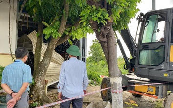 Tháo dỡ công trình vô chủ lấn chiếm hành lang bảo vệ cao tốc ở Hải Phòng