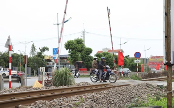 Hà Nội nỗ lực xóa "điểm đen", siết chặt hành lang an toàn đường sắt