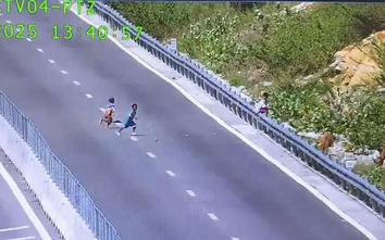 Ba thiếu niên ngang nhiên vào cao tốc Cam Lâm - Vĩnh Hảo chặn xe, ném đá