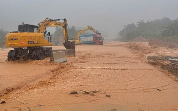 Bộ Xây dựng yêu cầu triển khai phương án ứng phó lũ ở mức cao nhất, bảo đảm ATGT