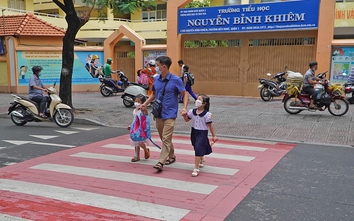 Giới hạn tốc độ qua cổng trường kéo giảm tai nạn