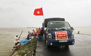 Nhiều nơi ở Quảng Trị ngập sâu, hai người chết và mất tích do mưa lũ