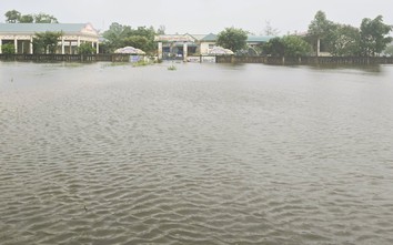 Nhiều nơi ở Quảng Trị còn ngập sâu, bốn người chết và mất tích do mưa lũ