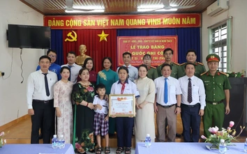 Truy tặng Bằng Tổ quốc ghi công cho liệt sĩ Huỳnh Trí Phúc hy sinh khi trấn áp tội phạm