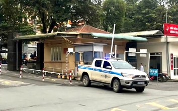 Phú Thọ: Cảnh sát giao thông dùng xe chuyên dụng đưa người bị đột quỵ đi cấp cứu