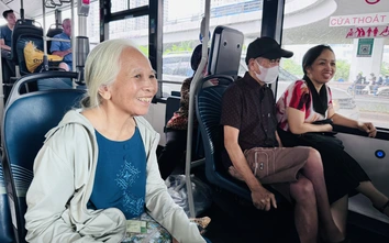 TP.HCM: Người cao tuổi được nhận vé xe buýt miễn phí tự động bằng căn cước, VNeID