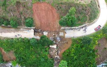 Hai tuần sau mưa lũ, đường huyết mạch ở xã miền núi Quảng Ngãi vẫn bị chia cắt