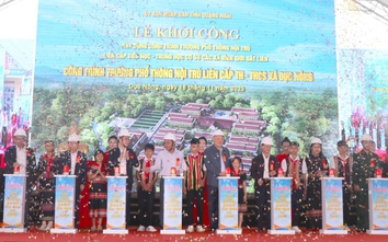 Phó Thủ tướng Nguyễn Hòa Bình: Trường học vùng biên biểu tượng đoàn kết miền xuôi và ngược