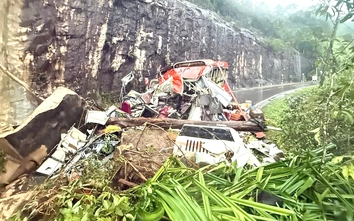 Thủ tướng yêu cầu khẩn trương khắc phục hậu quả sạt lở đất tại đèo Khánh Lê