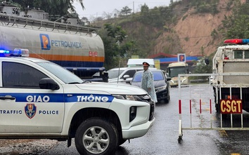 Đèo Ngoạn Mục xuất hiện thêm nhiều điểm sạt lở, tạm cấm phương tiện qua lại